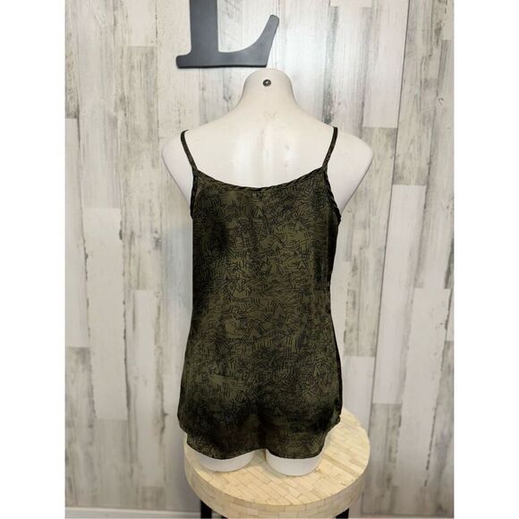 Lush green tank top size large - Picture 8 of 9